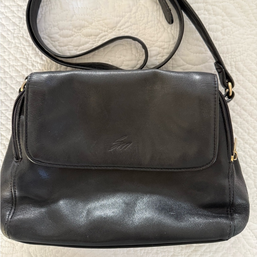 Stone Mountain Black Leather Shoulder Bag